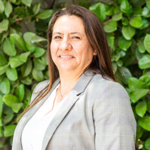 Verónica Ester Riquelme Pozo Facultad de Economía y Negocios